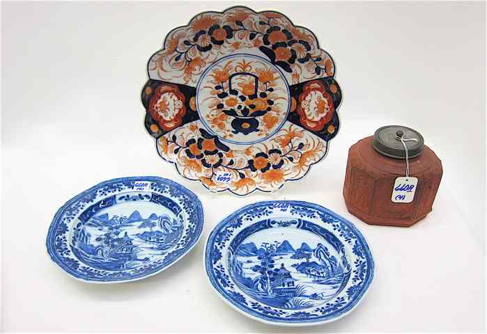 Appraisal: FOUR ORIENTAL COLLECTIBLES Japanese Imari charger with vasiform center reserves