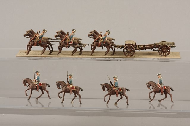 Appraisal: Interesting mm metal figures representing Spanish Artillery with outriders Set