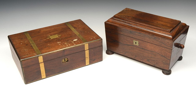 Appraisal: A GEORGE IV ROSEWOOD SARCOPHAGUS TEA CADDY with hinged rising