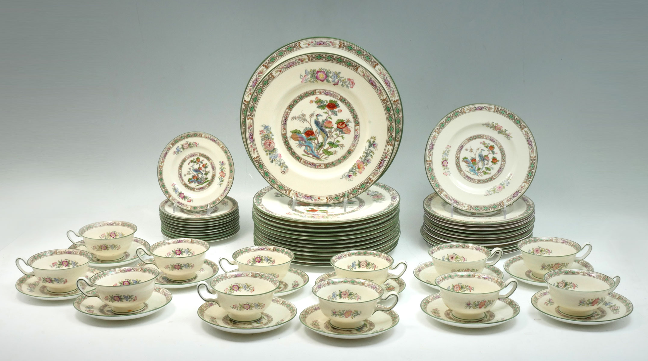 Appraisal: PC WEDGEWOOD ''BIDEFORD'' CHINA DINNERWARE Comprising - Dinner plates -