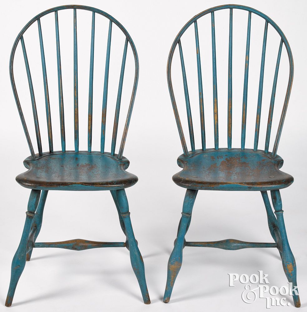 Appraisal: Pair of hoopback Windsor chairs early th c Pair of