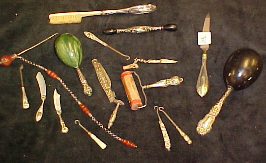 Appraisal: Collection of vanity items including two darners nail file button