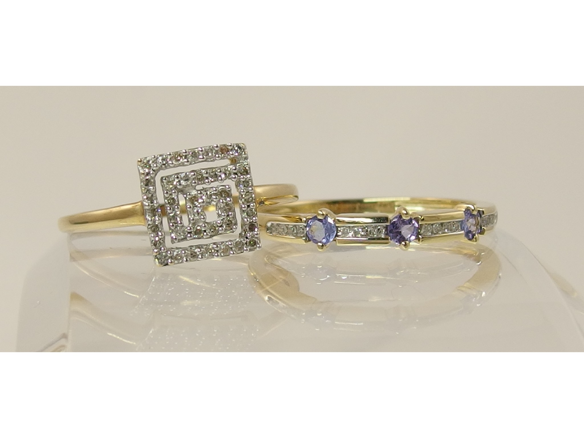 Appraisal: A ct diamond and tanzanite ring together with a ct