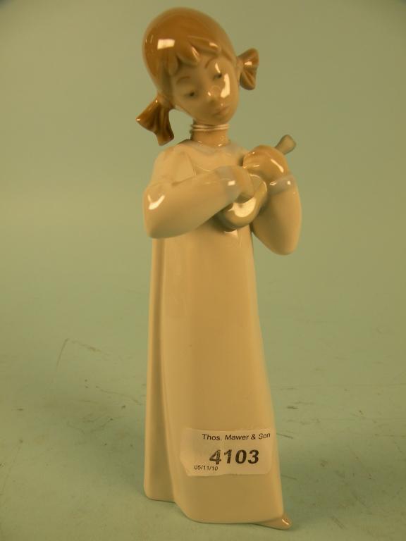 Appraisal: A Lladro figure young girl and mandolin