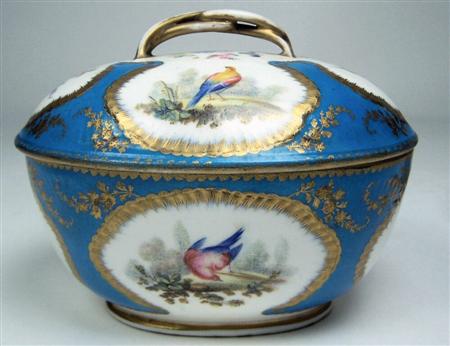 Appraisal: An th century Sevr s sauce tureen and cover with