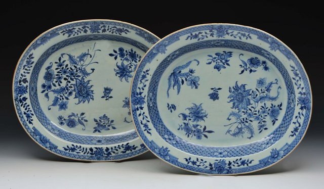 Appraisal: A PAIR OF CHINESE EXPORT BLUE AND WHITE PORCELAIN OVAL