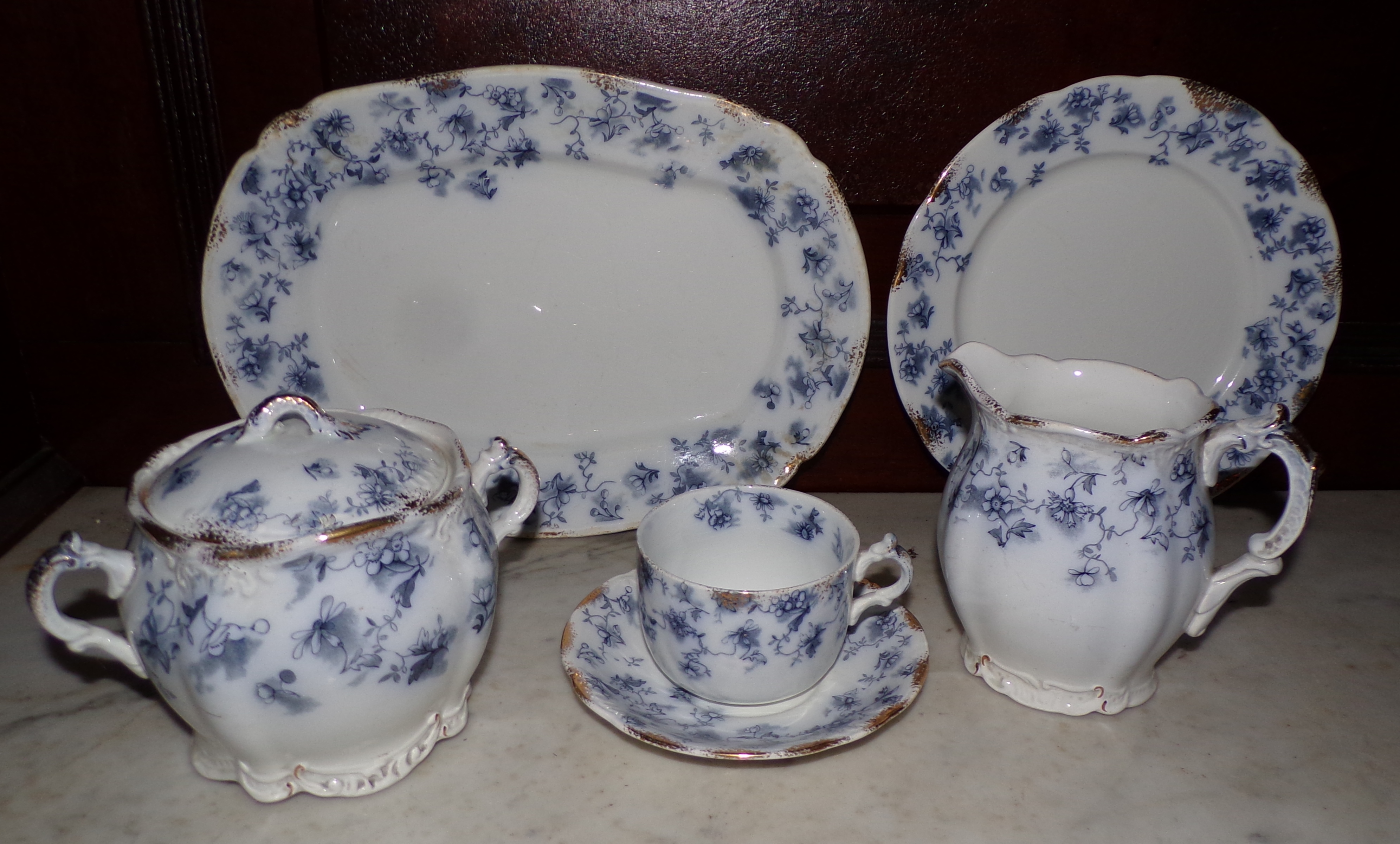 Appraisal: Ridgways England Royal Semi Porcelain china set Pompadour pattern- this