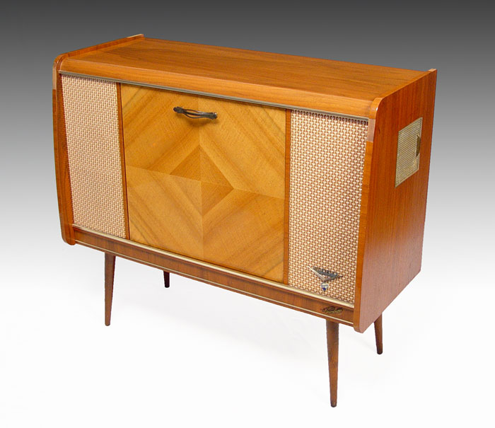 Appraisal: BLAUPUNKT MULTIPLEX DELUXE VINTAGE STEREO CABINET Mid century design model