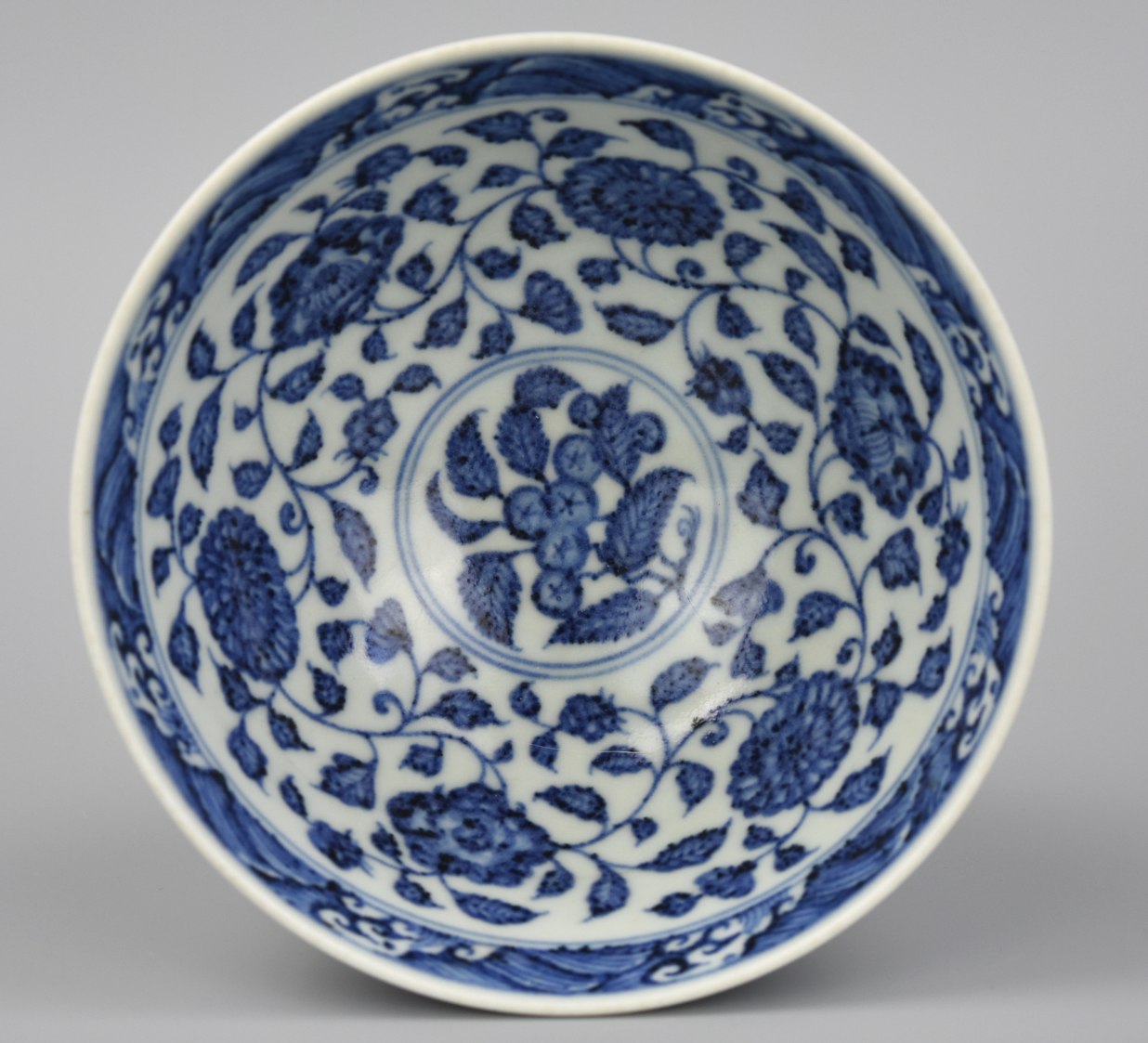 Appraisal: A CHINESE MING STYLE STEEP SIDED BLUE WHITE BOWL A