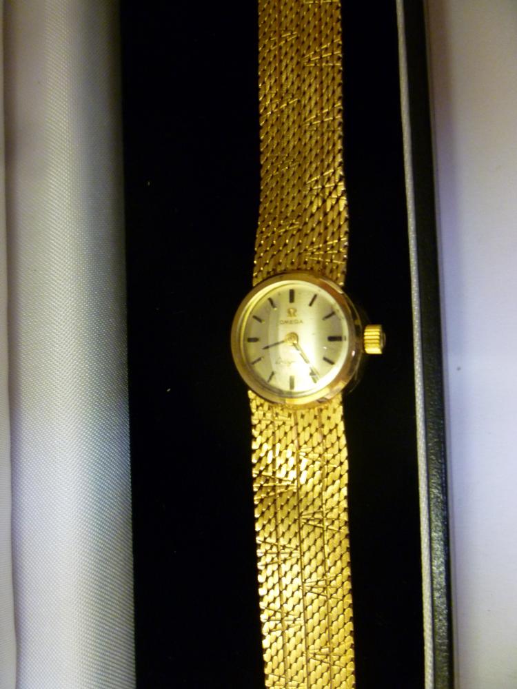 Appraisal: A LADY'S CT GOLD OMEGA LADYMATIC WRISTWATCH London the silvered