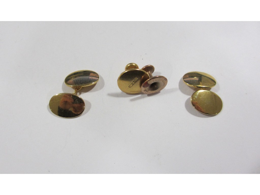 Appraisal: Lot comprising an ct gold shirt stud gms and a