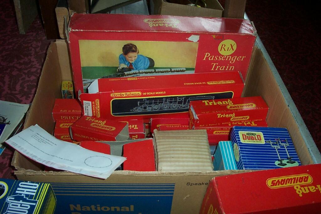 Appraisal: A quantity of boxed and other Triang Dublo gauge model