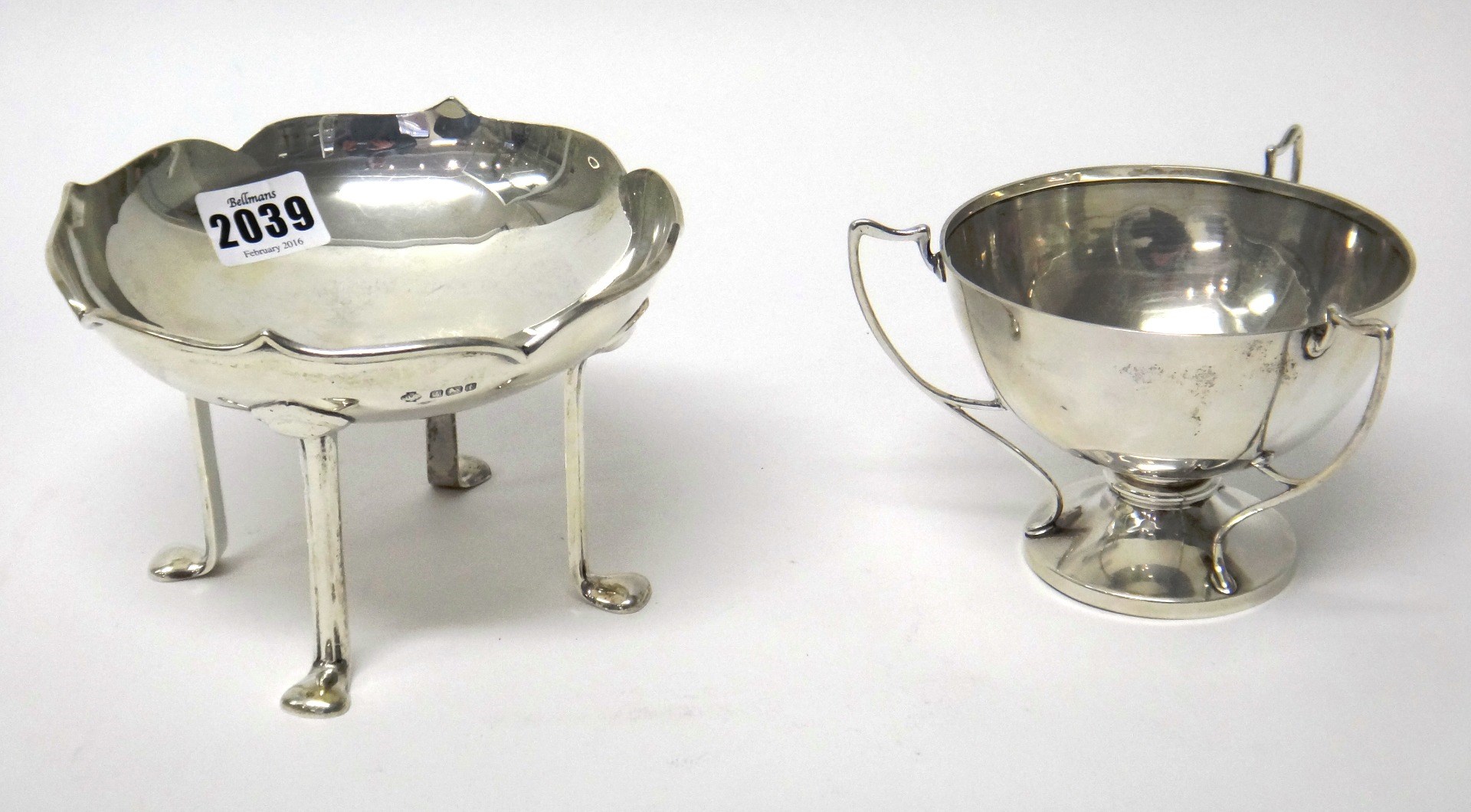 Appraisal: An Art Nouveau silver bonbon dish raised on four legs