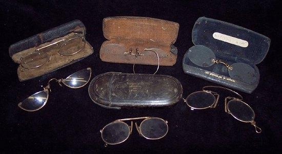 Appraisal: Seven pairs of pince-nez glasses various some cased