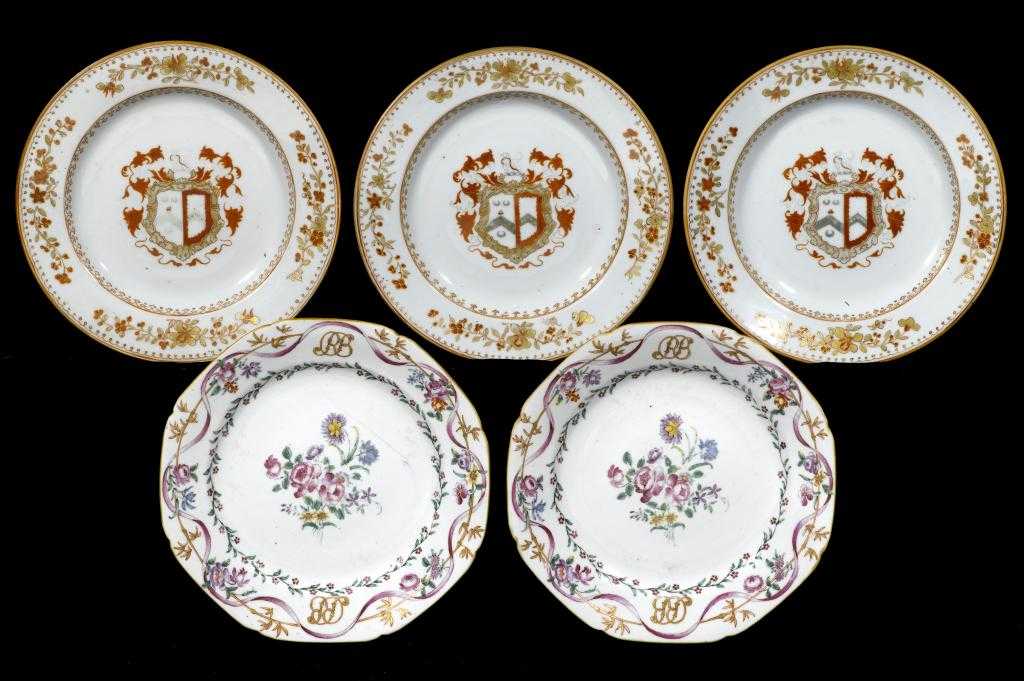 Appraisal: A SET OF THREE CHINESE EXPORT PORCELAIN ARMORIAL PLATES enamelled