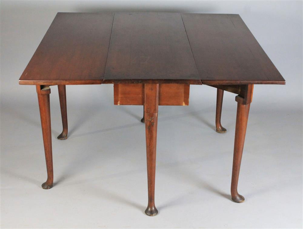 Appraisal: QUEEN ANNE STYLE MAHOGANY DROP LEAF TABLE having a rectangular