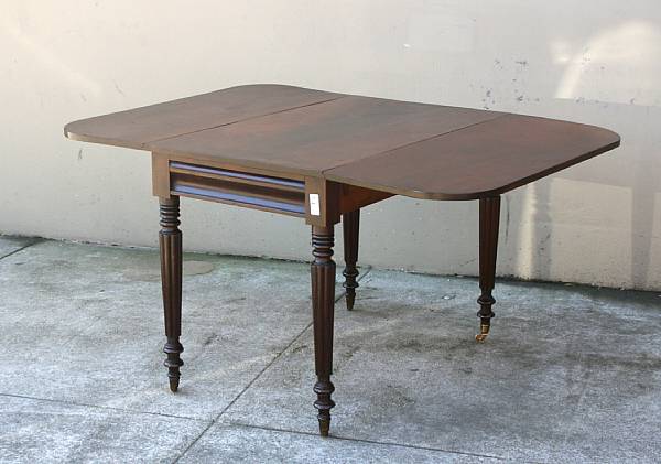 Appraisal: A Federal mahogany drop leaf table Philadelphia or Maryland first