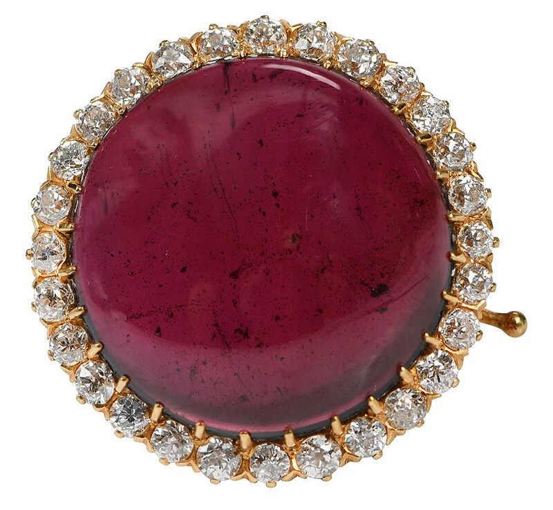 Appraisal: Antique kt Gemstone Diamond Brooch round garnet cabochon approx mm