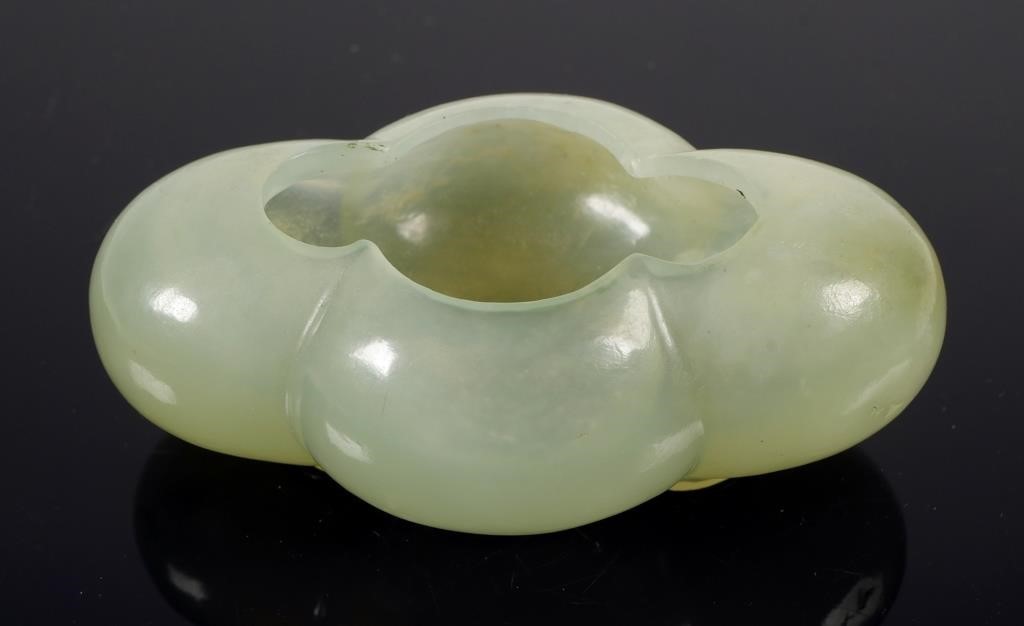 Appraisal: Green jade quatrefoil bowl brush pot or washer dish long