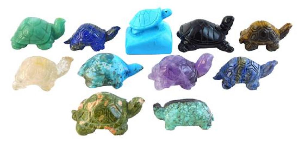 Appraisal: Ten carved hardstone turtles semi-precious stones appear to be unalite