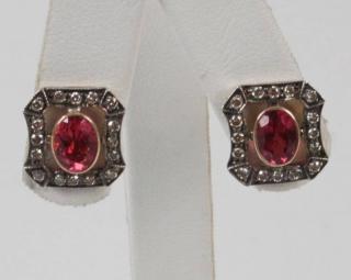 Appraisal: PAIR OF K DIAMOND AND TOURMALINE STUD EARRINGS PAIR OF