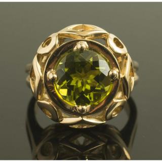 Appraisal: Peridot k Gold RIng k gold ring containing a carat