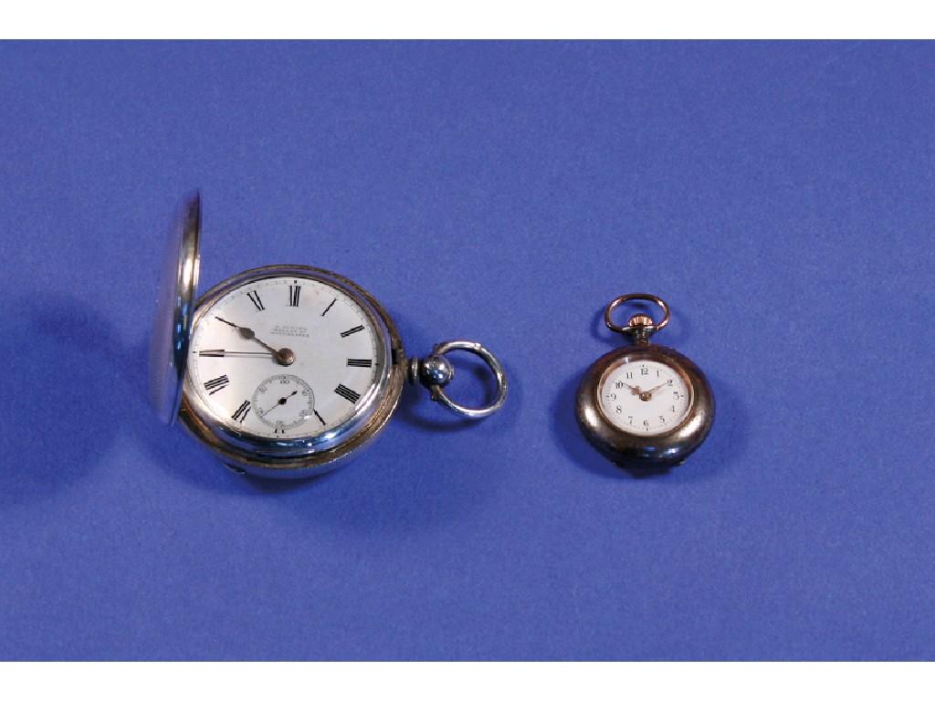 Appraisal: A GENTLEMAN'S HUNTING CASED SILVER POCKET WATCH the white enamel