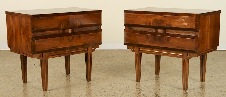 Appraisal: PAIR MID CENTURY MODERN WALNUT NIGHT STANDS C A pair