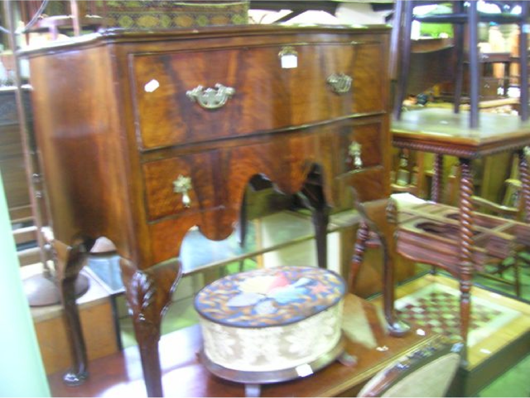 Appraisal: A Queen Anne style mahogany side table low boy with