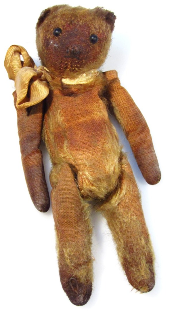 Appraisal: An early thC plush jointed Teddy bear of miniature form