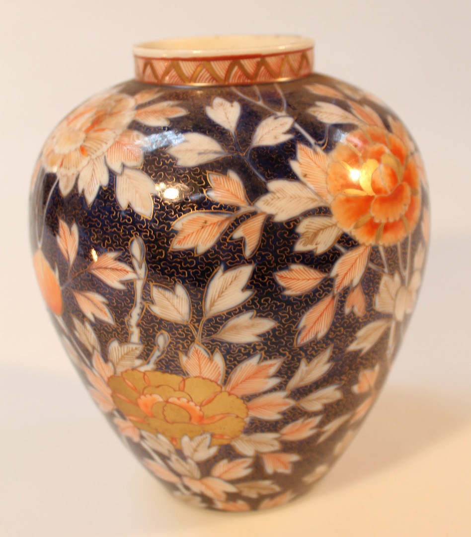 Appraisal: A late Meiji period Japanese Imari vase the shouldered circular