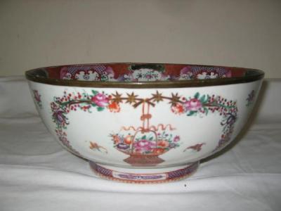 Appraisal: A CANTON FAMILLE ROSE PORCELAIN BOWL of circular form painted