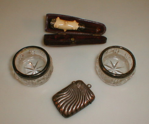 Appraisal: Two salts a vesta and a small cigar holder