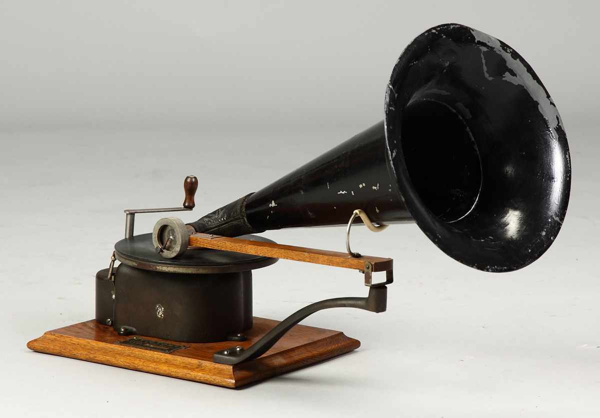 Appraisal: Victor 'A' Talking Machine A rare early model One of