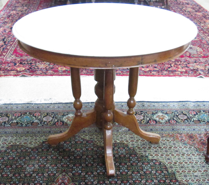 Appraisal: A ROUND VICTORIAN STYLE MARBLE-TOP CENTER TABLE American early th