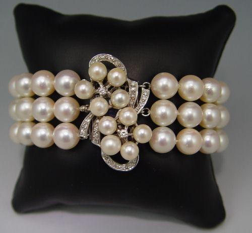 Appraisal: K TRIPLE STRAND CULTURED PEARL BRACELET Oh so fine bracelet