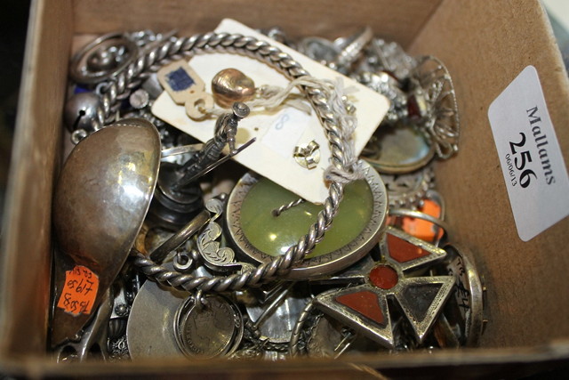 Appraisal: A SMALL QUANTITY OF SILVER AND OTHER JEWELLERY ETC including