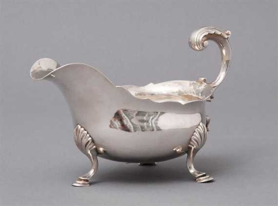 Appraisal: GRAVY BOAT London William Sheen X X cm g