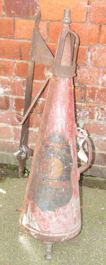 Appraisal: A MiniMax gallon bygone fire extinguisher