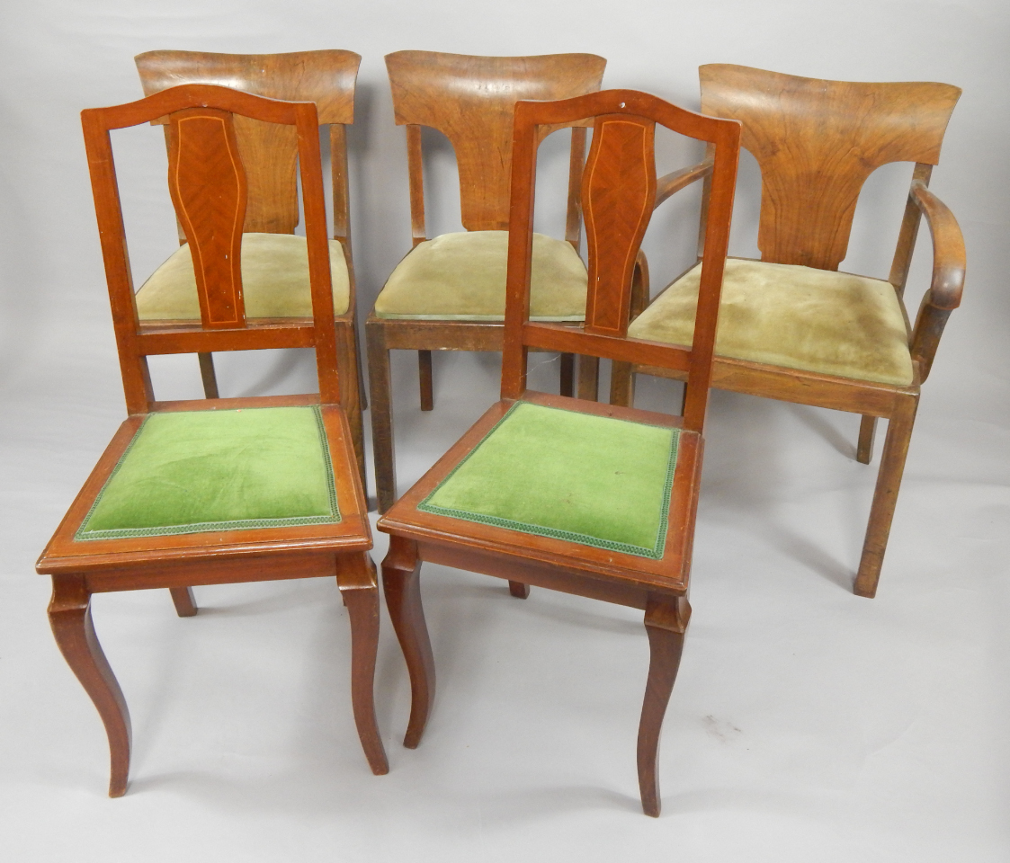 Appraisal: Three Belgian oak and walnut early thC dining chairs with