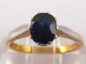 Appraisal: A yellow metal tests carat gold sapphire ring sapphire approx