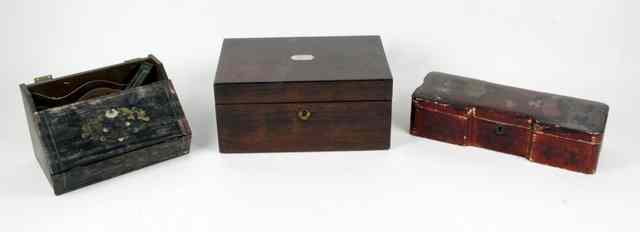 Appraisal: A rosewood work box the top inlaid a mother-of-pearl plaque