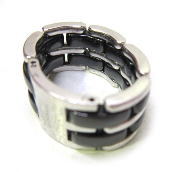 Appraisal: A CHANEL RING IN CT WHITE GOLD AND BLACK CERAMIC