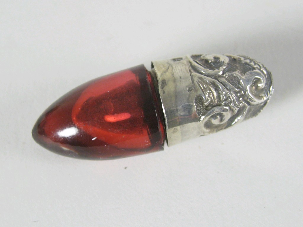 Appraisal: A Victorian silver lidded ruby glass Vinaigrette or Scent Bottle