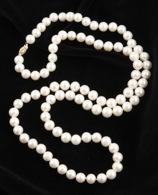 Appraisal: long mm to mm pearls S