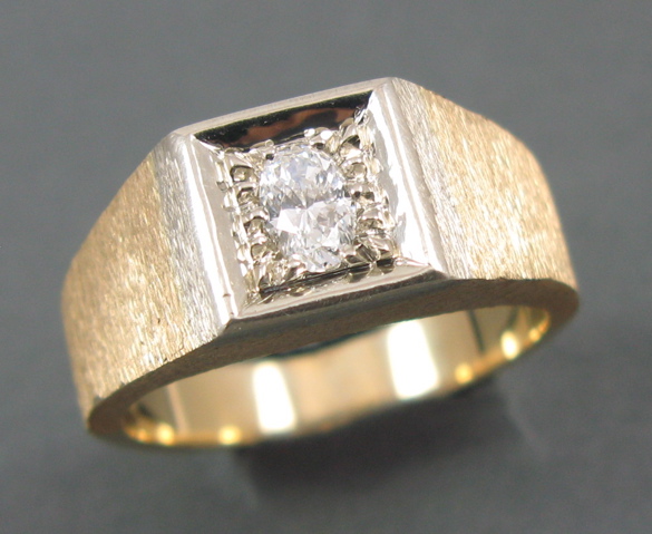 Appraisal: MAN'S DIAMOND AND YELLOW GOLD RING with appraisal The k