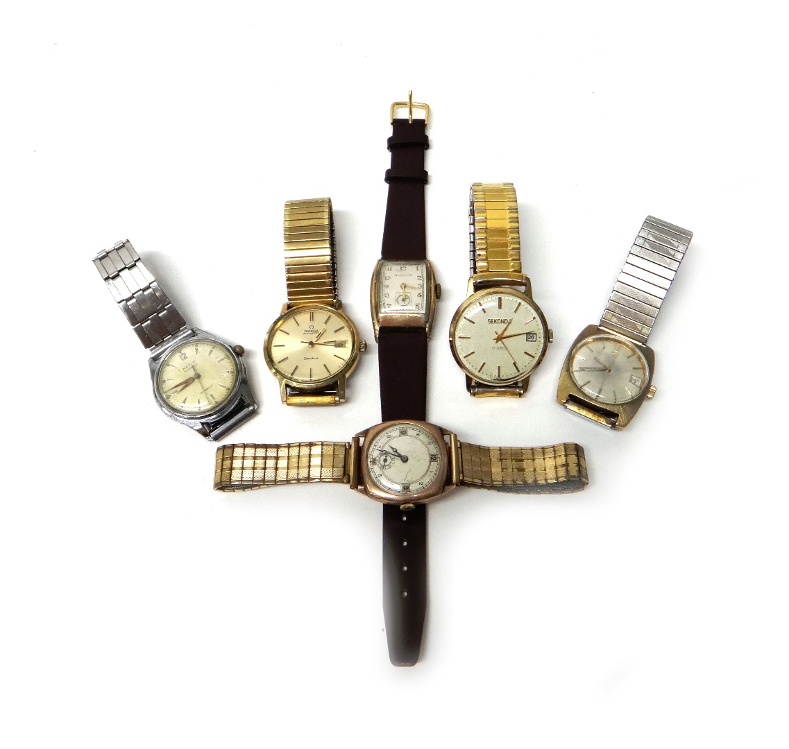 Appraisal: A ct gold cushion shape cased wristwatch Edinburgh on a