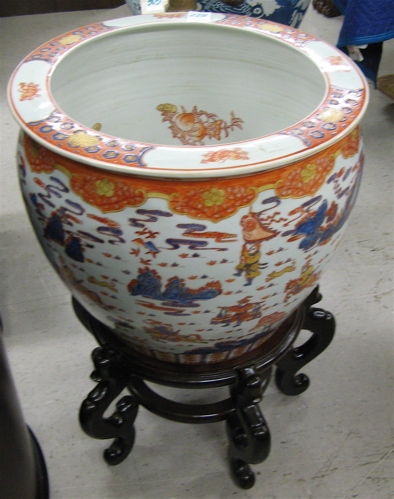 Appraisal: CHINESE PORCELAIN FISHBOWL ON STAND The exterior of the bowl