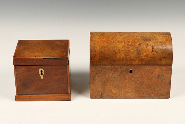 Appraisal: A VICTORIAN BURR WALNUT TEA CADDY with twin divisional interior