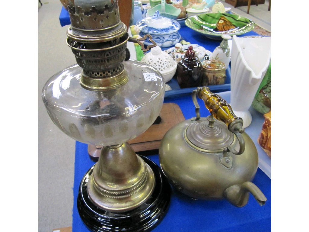 Appraisal: Paraffin lamp and brass kettle